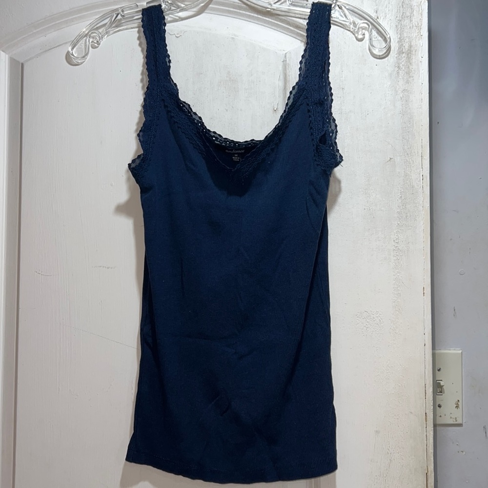 NAVY TOPS